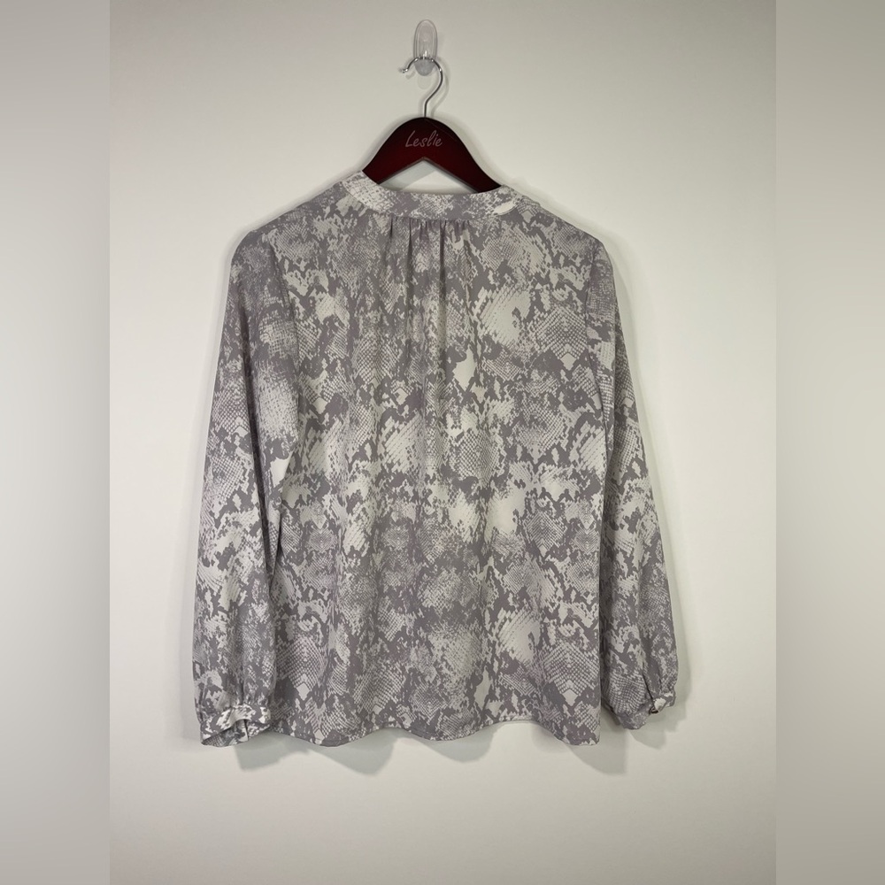 Jennifer Lopez Gray Snake Print Blouse - Picture 7 of 10